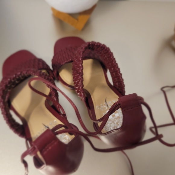 Vince Camuto Antilique Ankle Strap Sandal - Picture 4 of 13